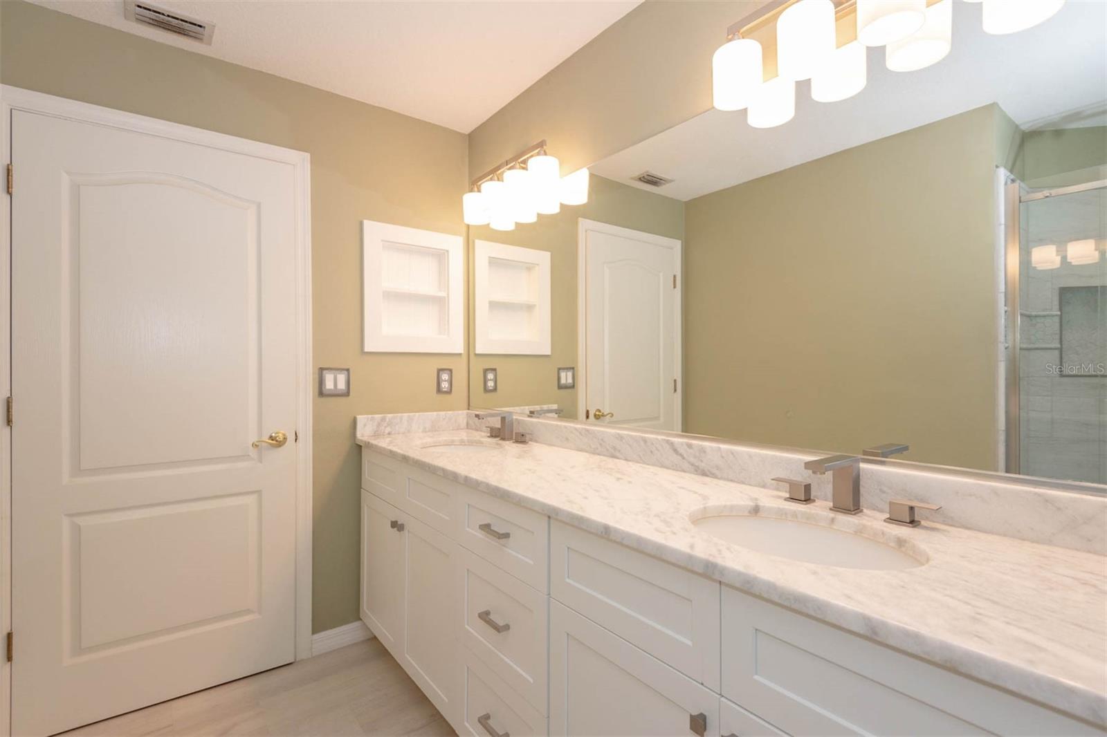 Image 23 of 52 For 5479 Saint Regis Way
