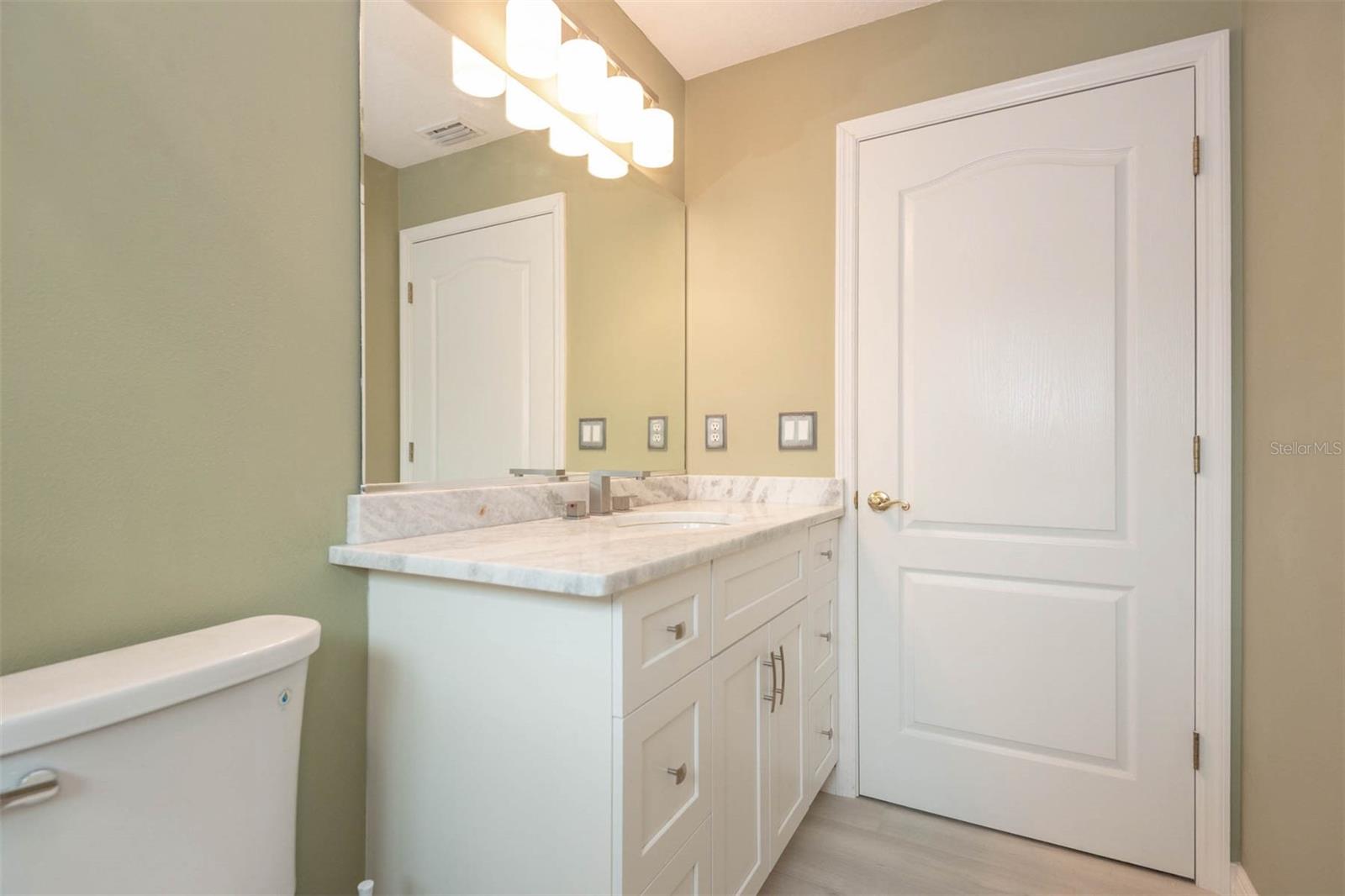 Image 28 of 52 For 5479 Saint Regis Way