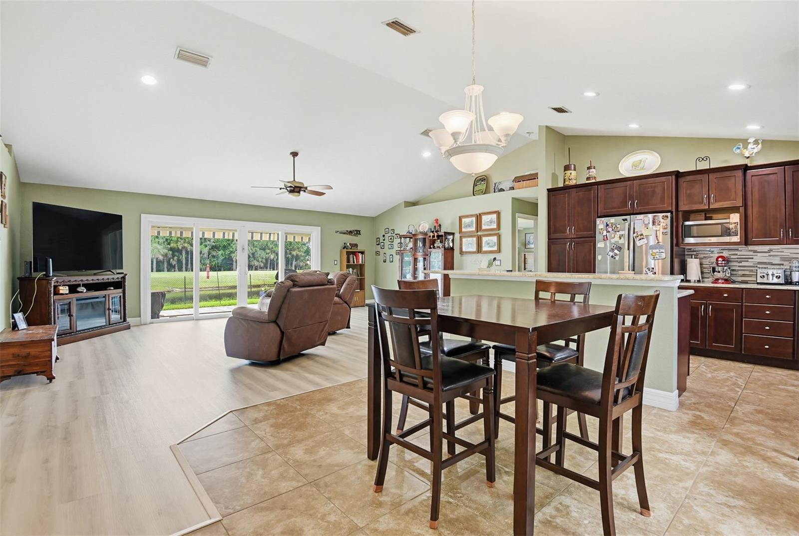 Image 4 of 52 For 5479 Saint Regis Way
