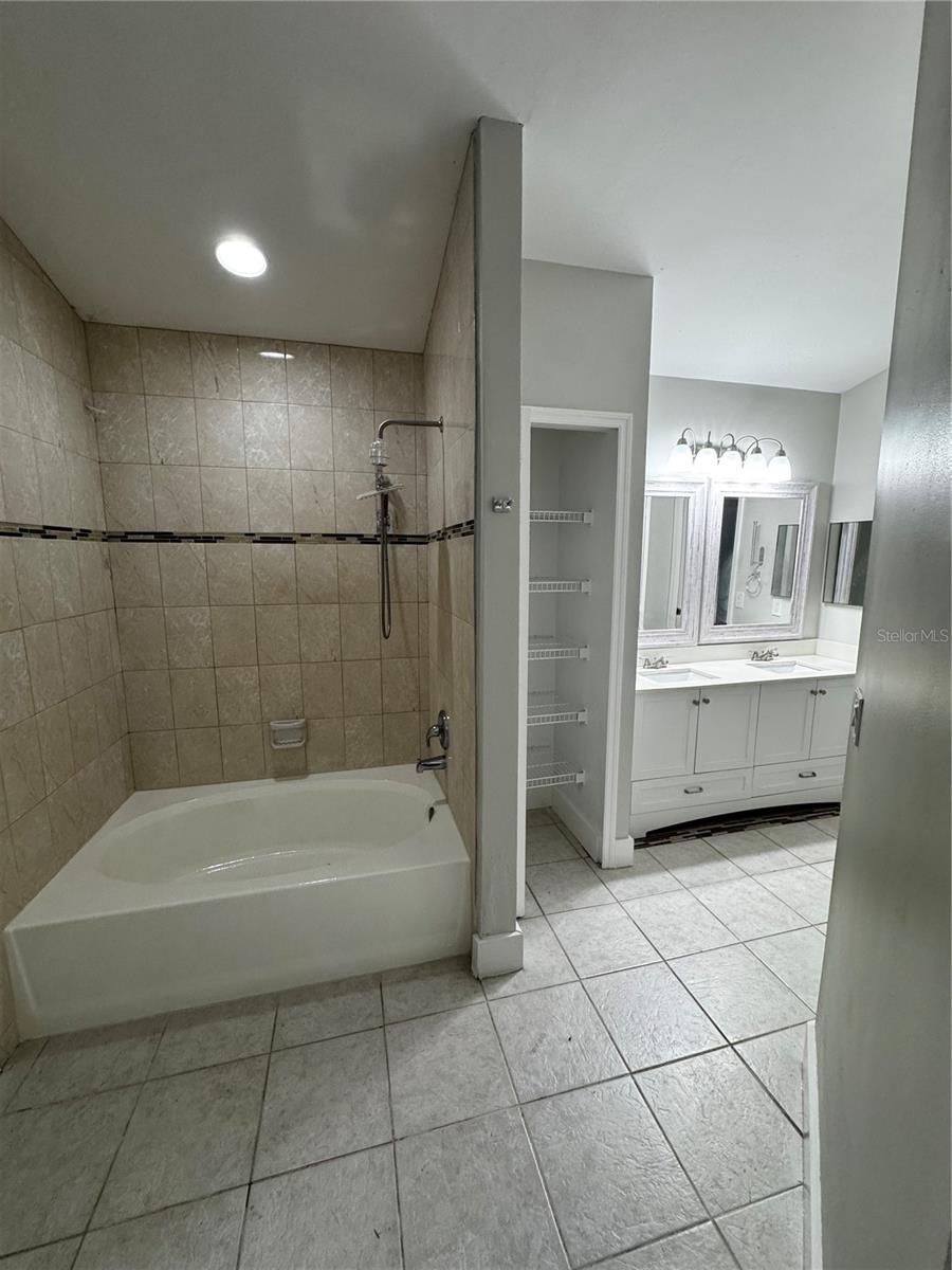 Image 17 of 18 For 1645 17th Street Sw