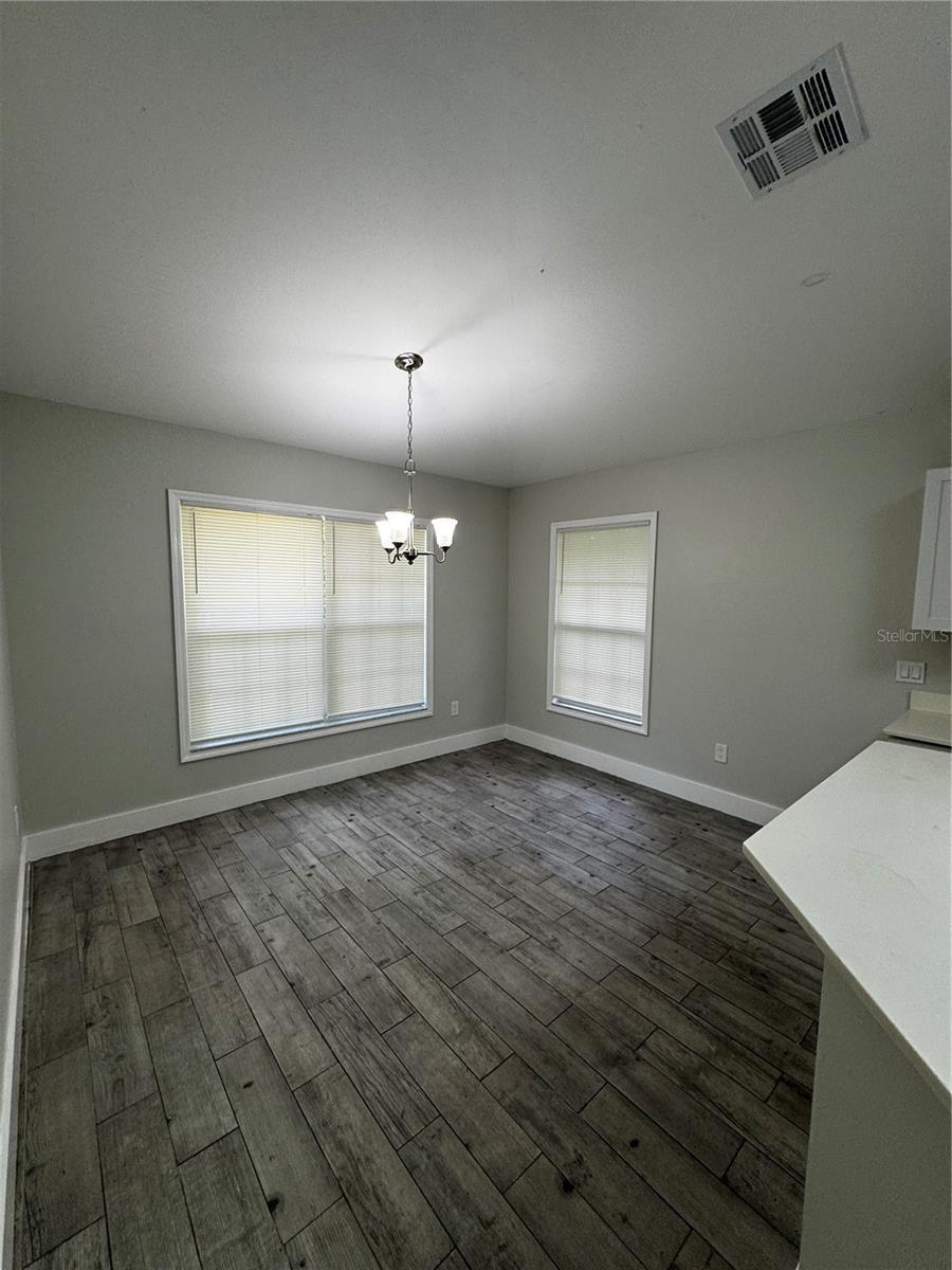 Image 3 of 18 For 1645 17th Street Sw