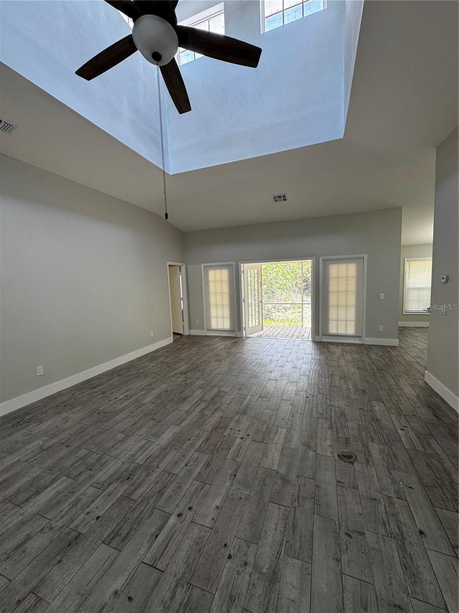 Image 4 of 18 For 1645 17th Street Sw