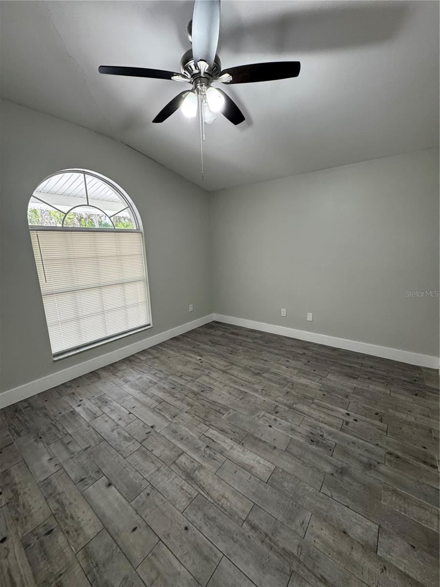 Image 6 of 18 For 1645 17th Street Sw