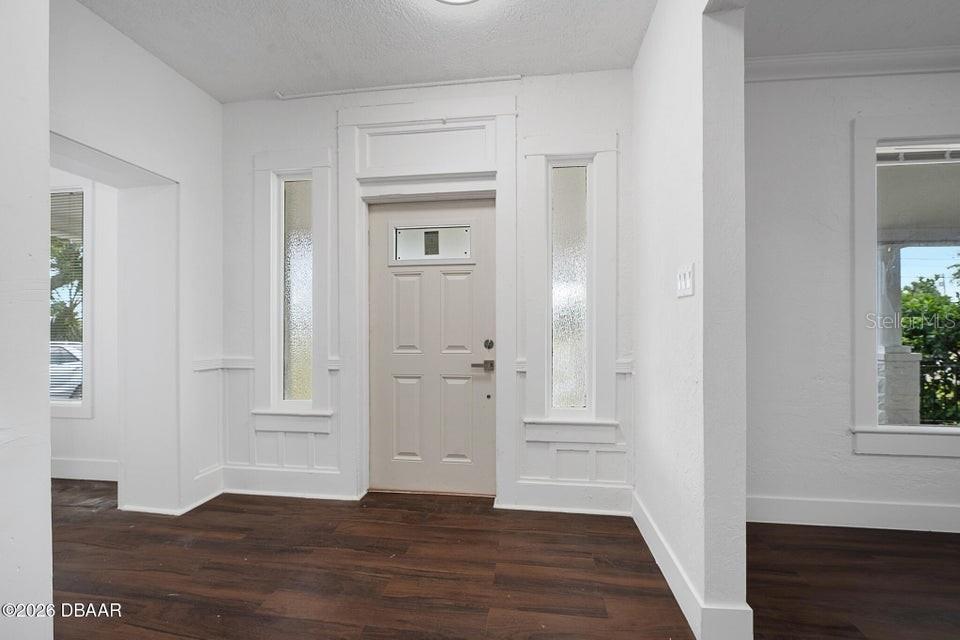 Image 20 of 72 For 934 Ridgewood Avenue