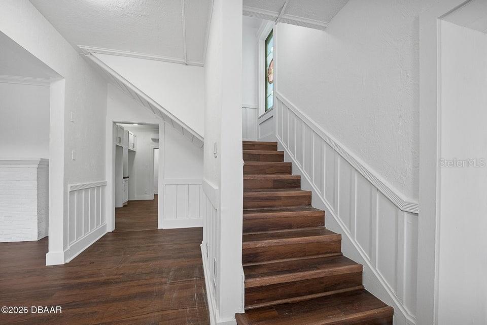 Image 22 of 72 For 934 Ridgewood Avenue