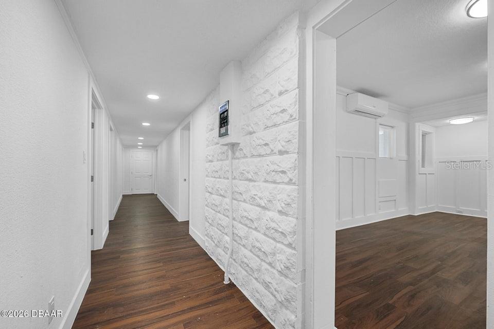 Image 26 of 72 For 934 Ridgewood Avenue