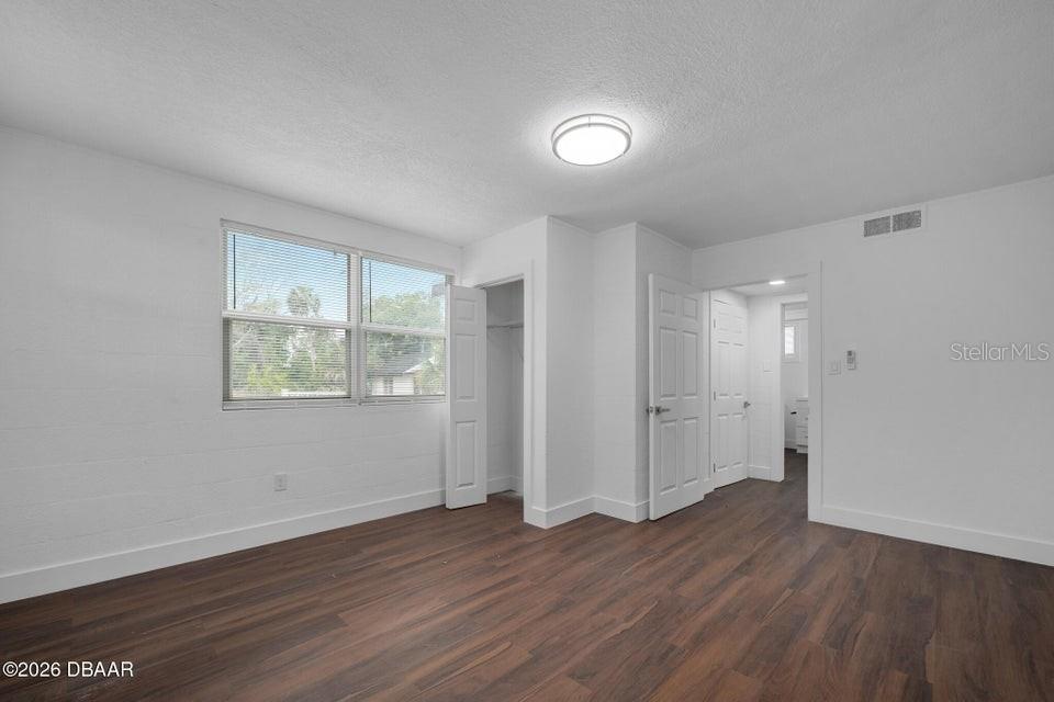Image 31 of 72 For 934 Ridgewood Avenue
