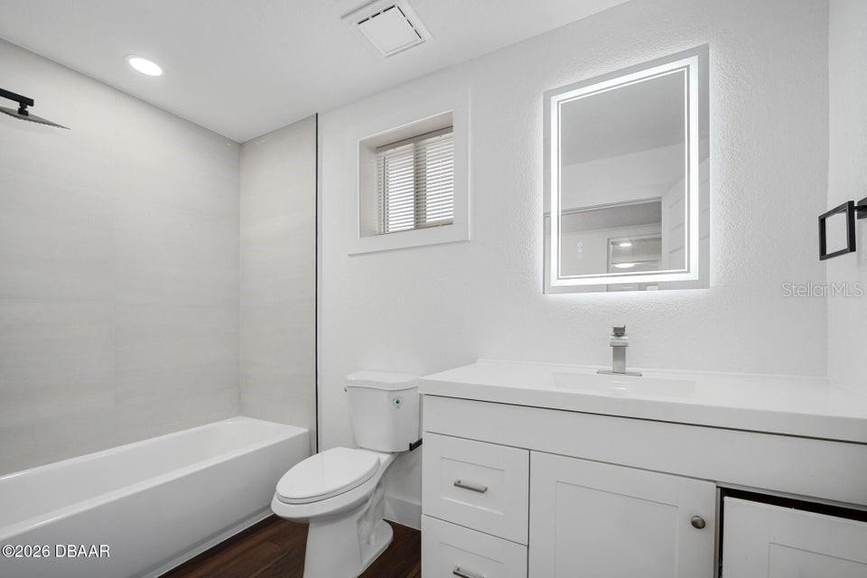 Image 32 of 72 For 934 Ridgewood Avenue
