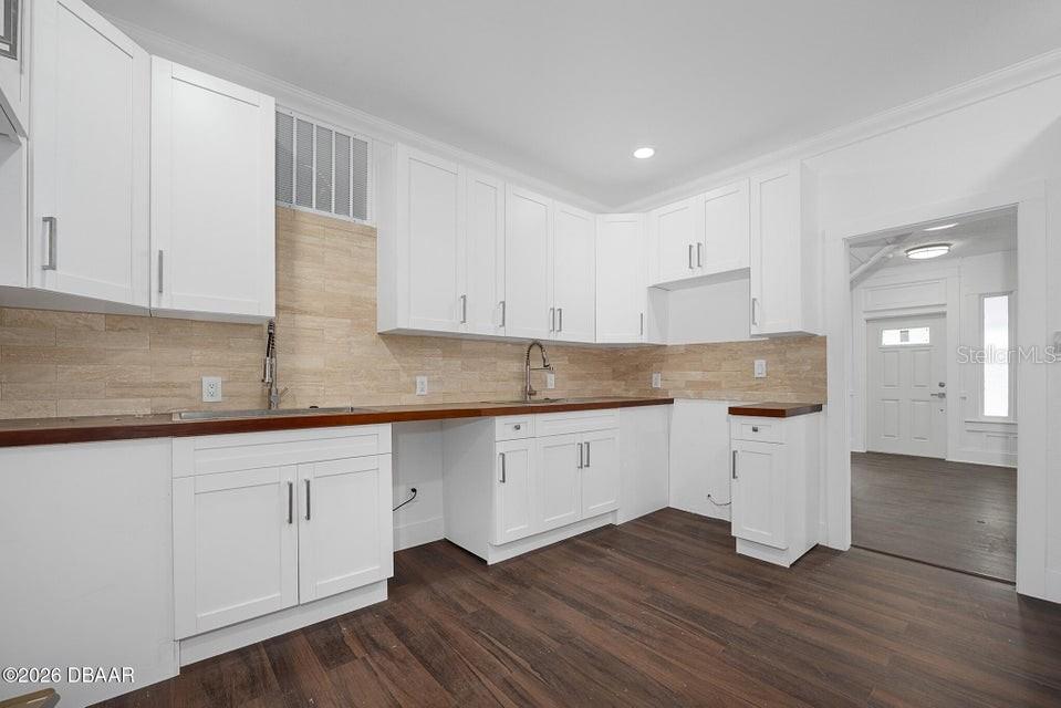 Image 33 of 72 For 934 Ridgewood Avenue