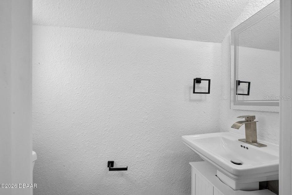 Image 36 of 72 For 934 Ridgewood Avenue