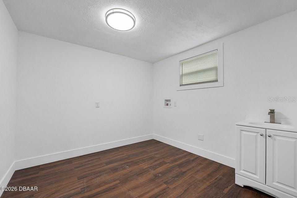 Image 37 of 72 For 934 Ridgewood Avenue