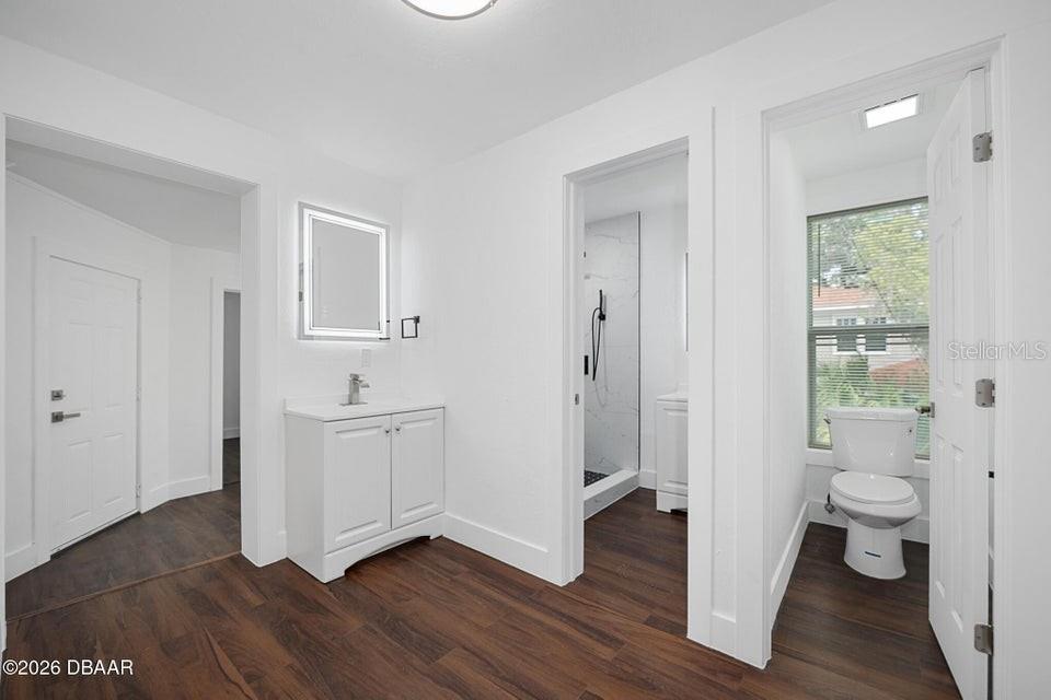 Image 41 of 72 For 934 Ridgewood Avenue