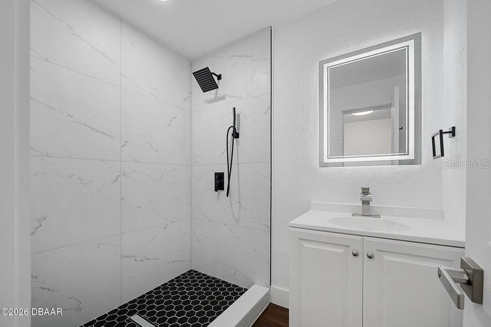 Image 42 of 72 For 934 Ridgewood Avenue