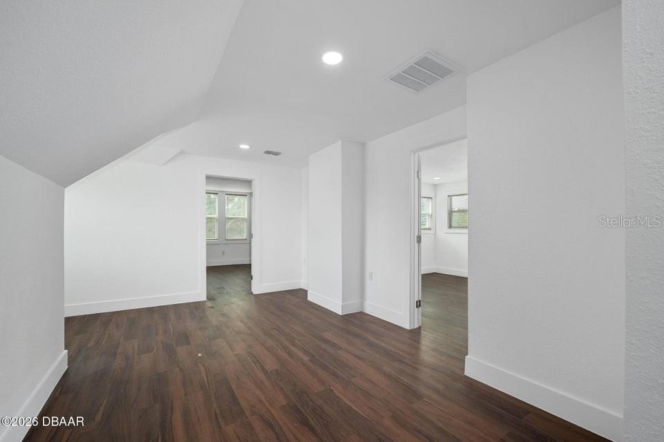 Image 43 of 72 For 934 Ridgewood Avenue