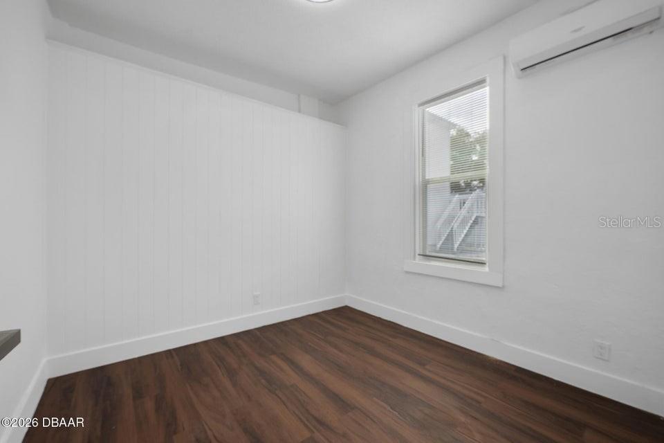 Image 49 of 72 For 934 Ridgewood Avenue