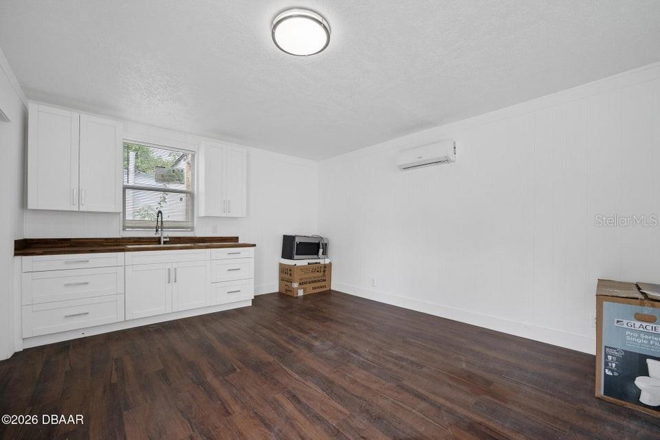 Image 56 of 72 For 934 Ridgewood Avenue