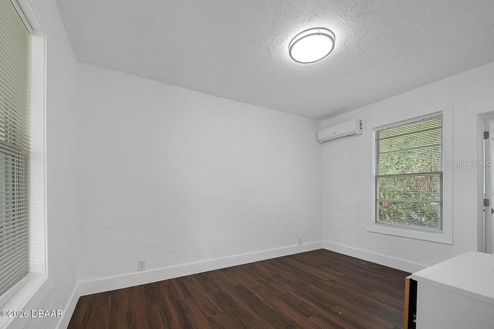 Image 60 of 72 For 934 Ridgewood Avenue