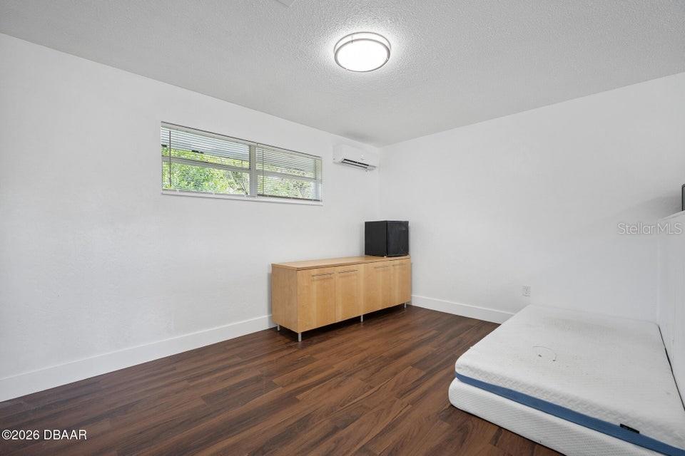 Image 64 of 72 For 934 Ridgewood Avenue
