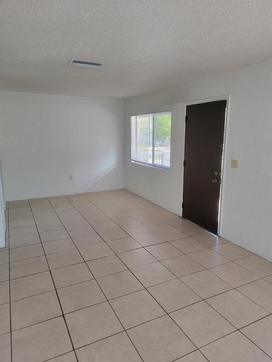 Image 2 of 16 For 1216 Kennedy Road 4