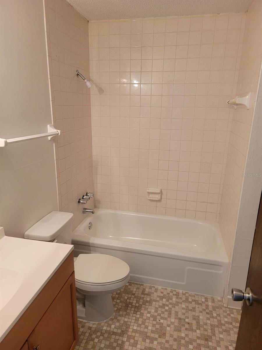 Image 6 of 16 For 1216 Kennedy Road 4
