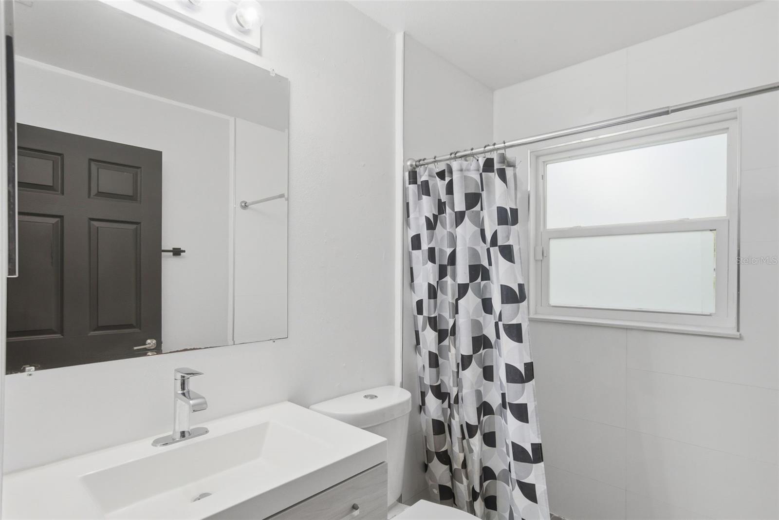 Image 18 of 33 For 2308 Donegan Place