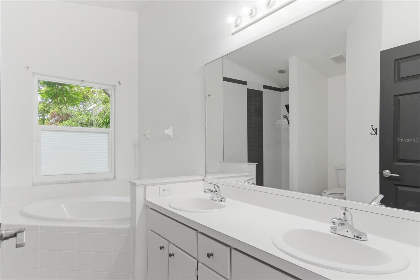 Image 21 of 33 For 2308 Donegan Place
