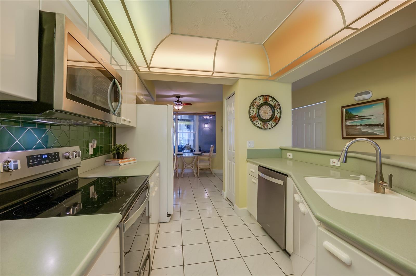 Image 13 of 46 For 4575 Atlantic Avenue 6101