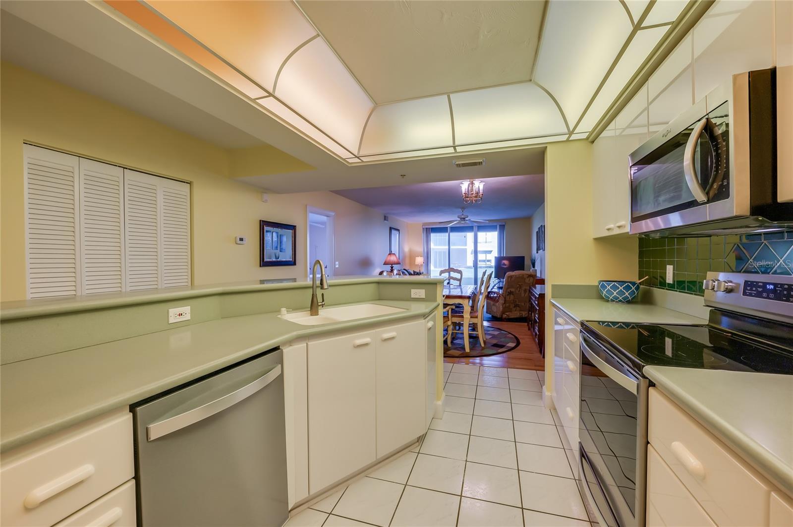 Image 14 of 46 For 4575 Atlantic Avenue 6101