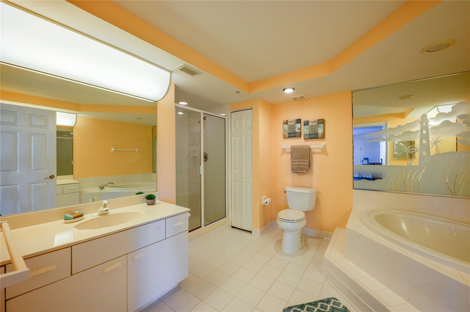 Image 24 of 46 For 4575 Atlantic Avenue 6101