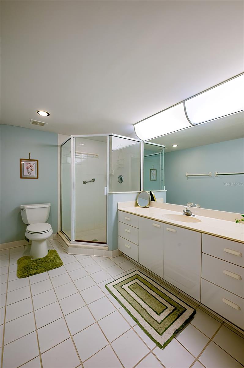 Image 29 of 46 For 4575 Atlantic Avenue 6101
