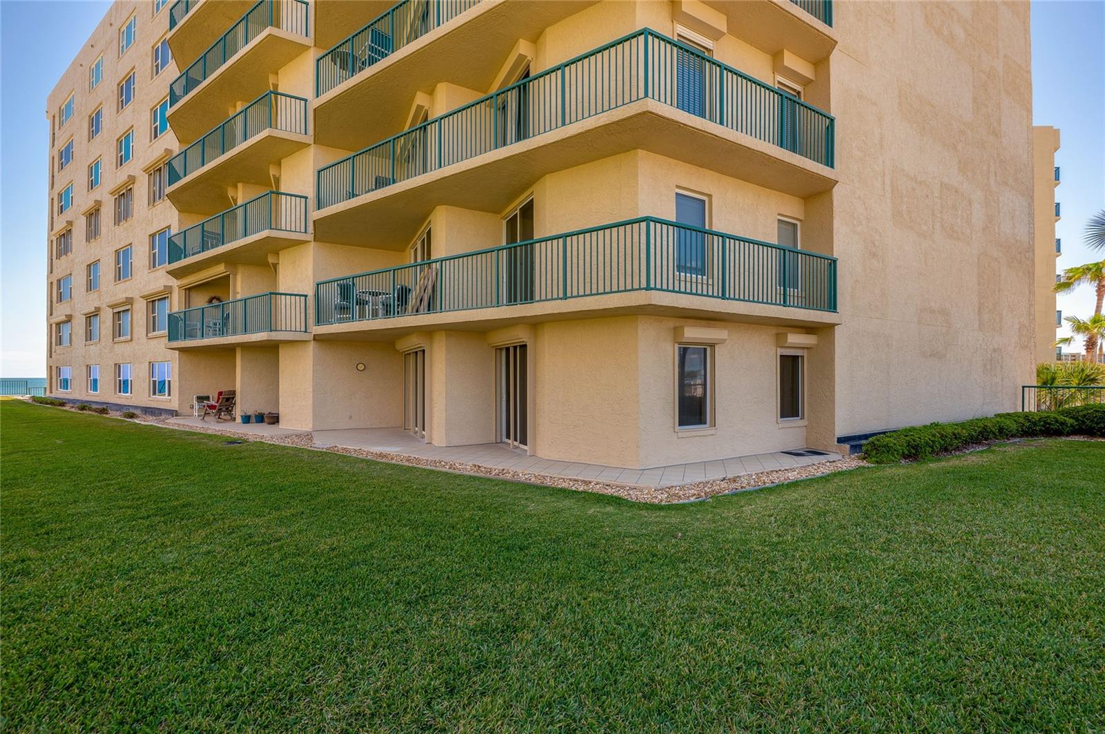 Image 34 of 46 For 4575 Atlantic Avenue 6101