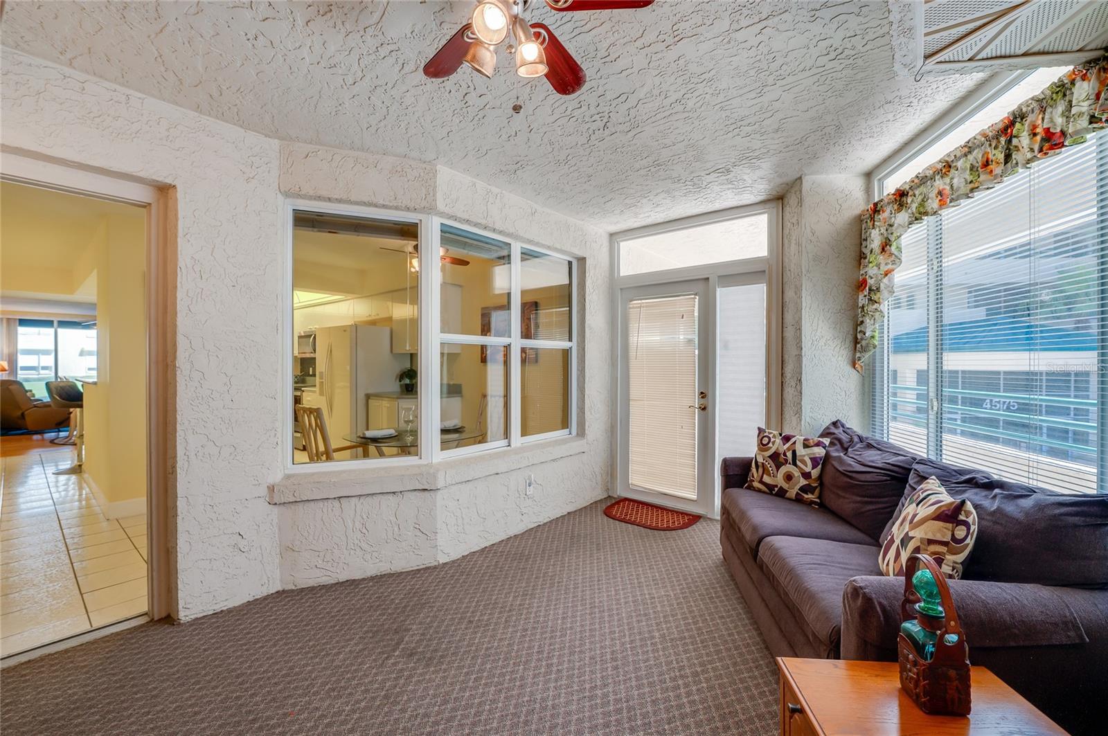 Image 8 of 46 For 4575 Atlantic Avenue 6101