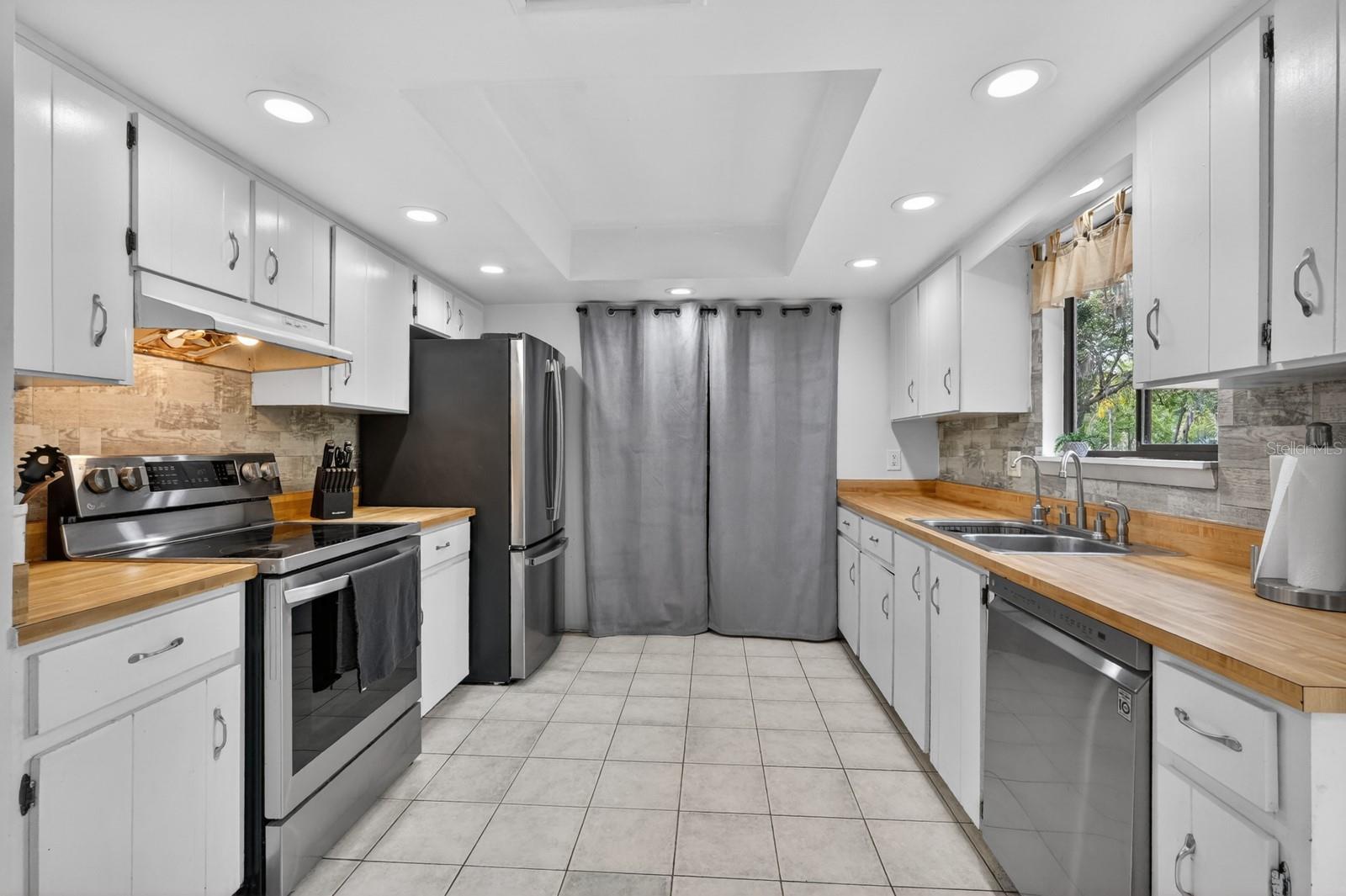 Image 10 of 64 For 26 Baymeadow Court