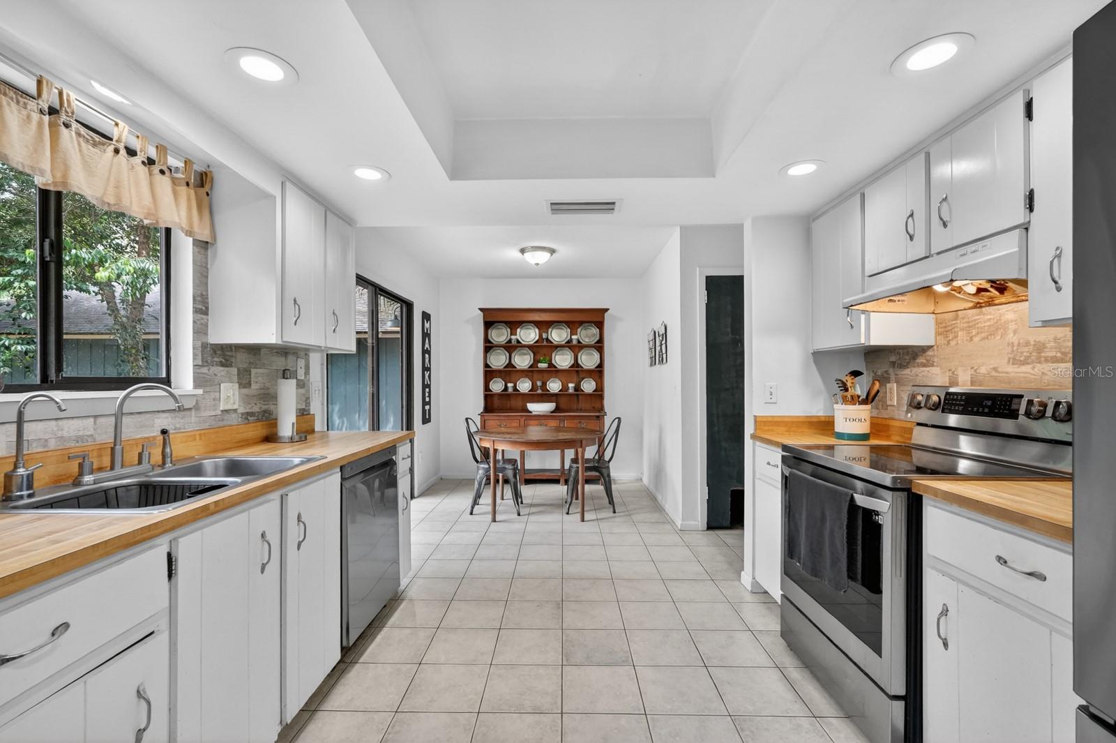 Image 11 of 64 For 26 Baymeadow Court