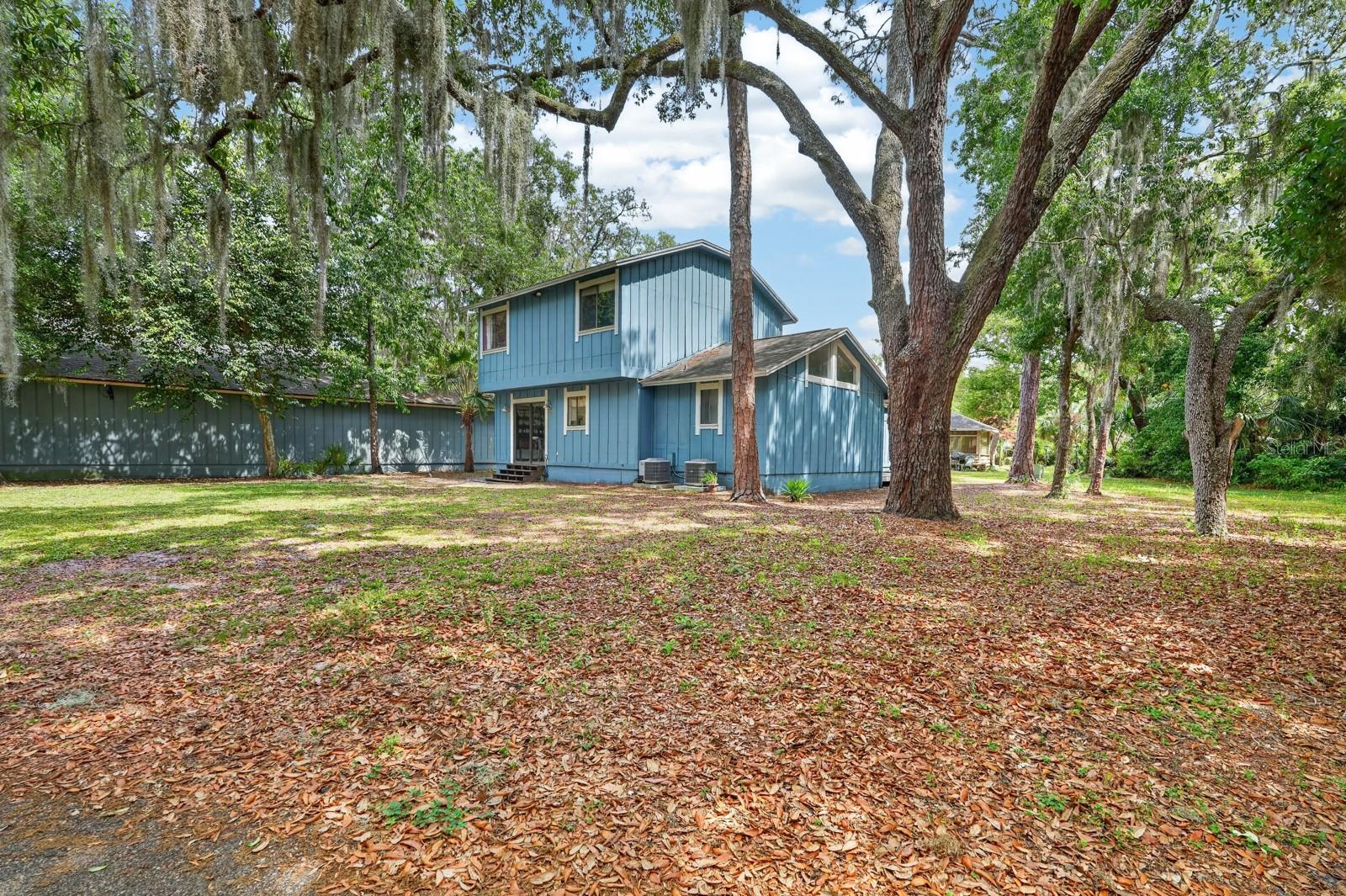 Image 42 of 64 For 26 Baymeadow Court