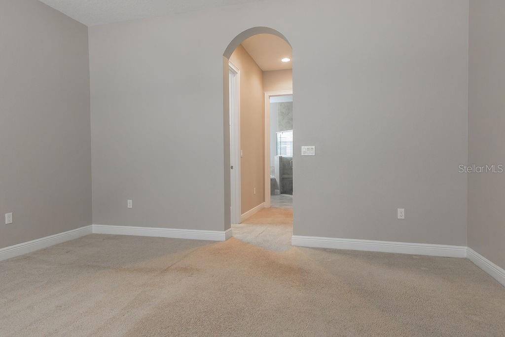 Image 12 of 18 For 906 Victoria Hills Drive S
