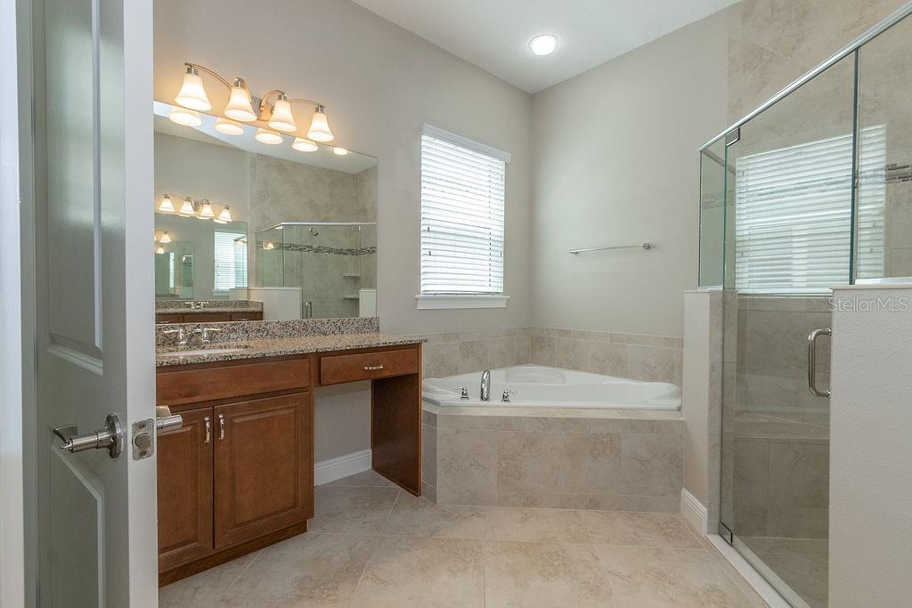 Image 14 of 18 For 906 Victoria Hills Drive S