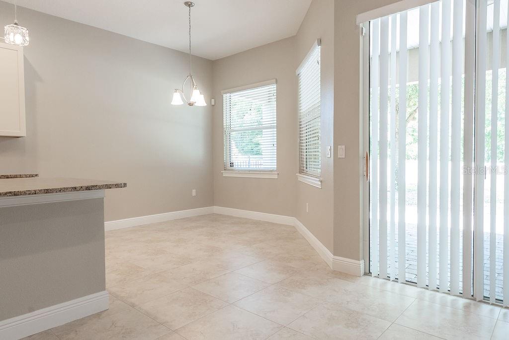 Image 5 of 18 For 906 Victoria Hills Drive S