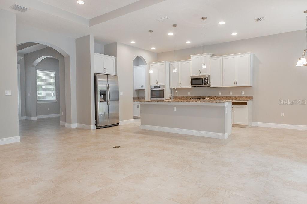 Image 6 of 18 For 906 Victoria Hills Drive S