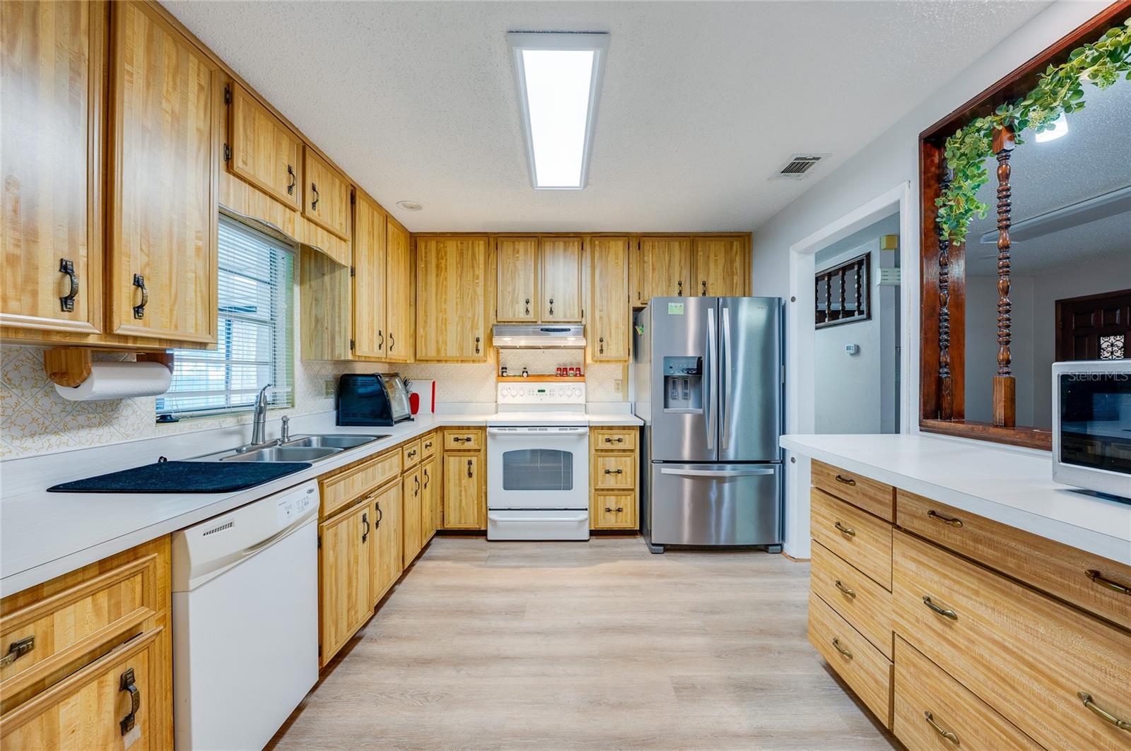 Image 11 of 41 For 667 George Miller Circle
