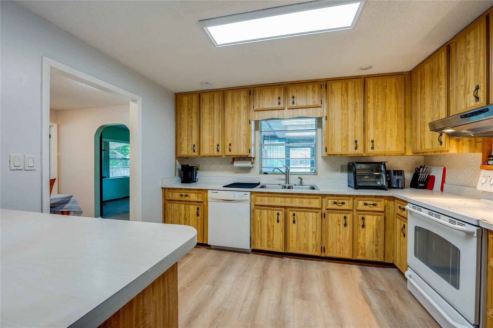 Image 12 of 41 For 667 George Miller Circle