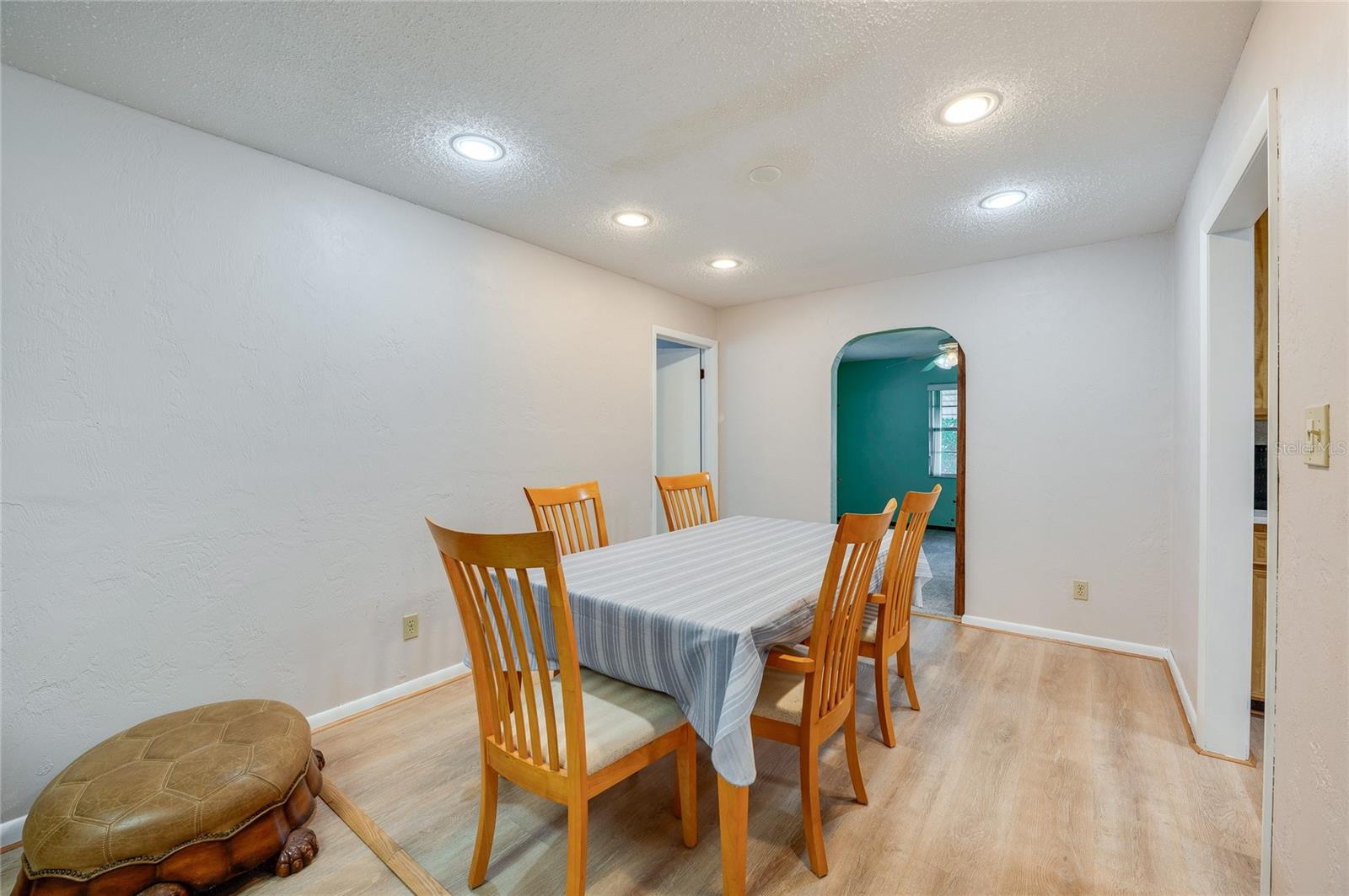 Image 14 of 41 For 667 George Miller Circle