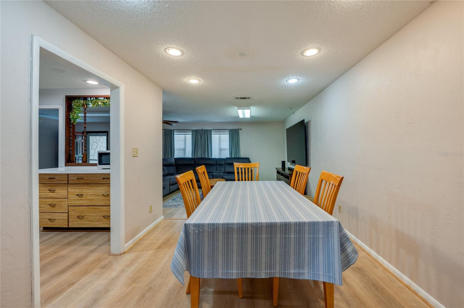 Image 15 of 41 For 667 George Miller Circle