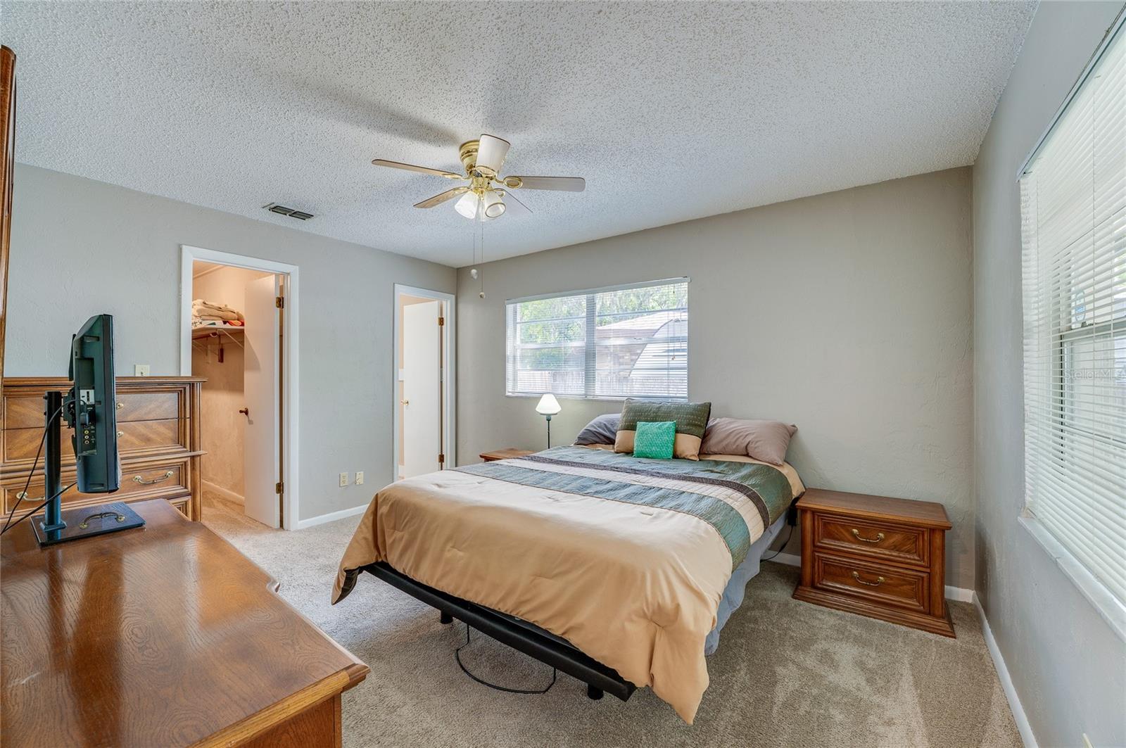 Image 16 of 41 For 667 George Miller Circle