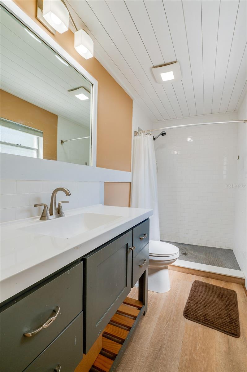 Image 17 of 41 For 667 George Miller Circle