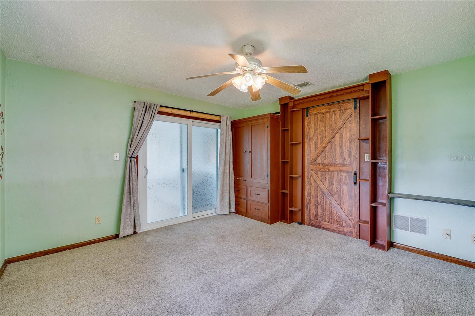 Image 24 of 41 For 667 George Miller Circle