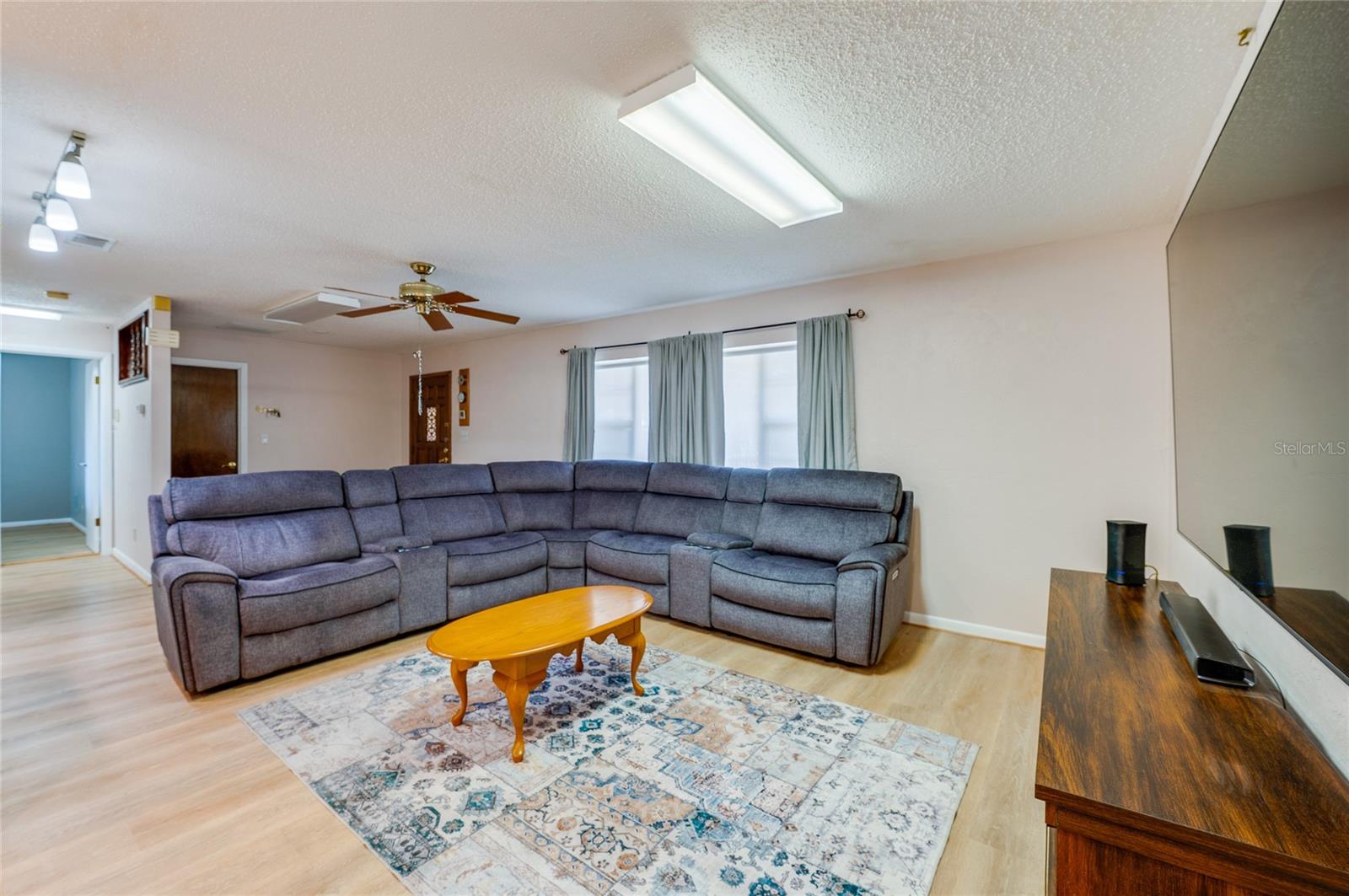Image 8 of 41 For 667 George Miller Circle