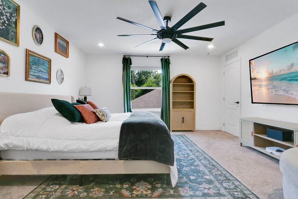 Image 11 of 35 For 2042 1st Avenue