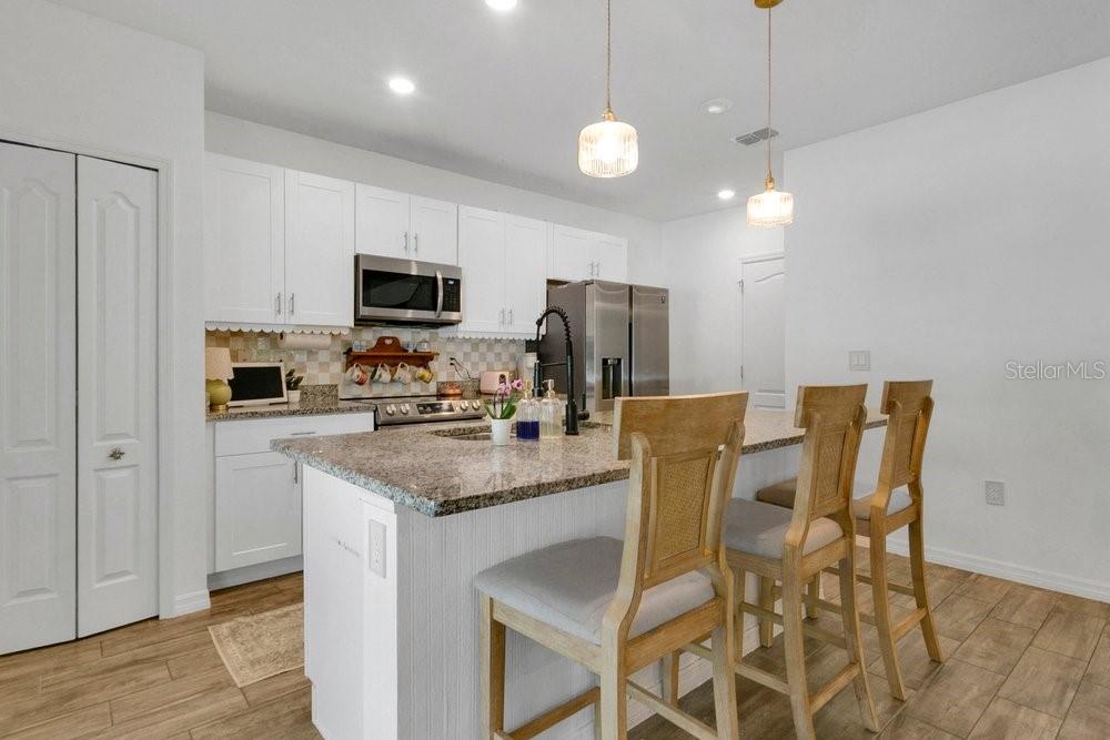 Image 7 of 35 For 2042 1st Avenue
