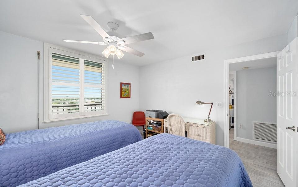 Image 27 of 57 For 3370 Ocean Shore Boulevard 4070